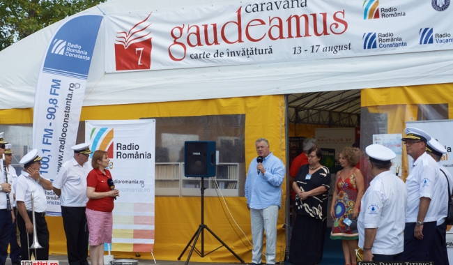 Sursa foto: www.101stiri.ro-Daniel TITIRICĂ Târgul GAUDEAMUS Litoral 2015 a fost deschis și în prezența preşedintelui-director general al Societăţii Române de Radiodifuziune, Ovidiu Miculescu