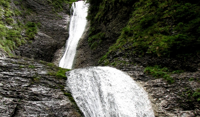 Sursa foto: turismland.ro/ Cascada Duruitoarea