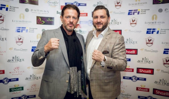 Sursa foto: realitatea.net  Celebrul actor Costas Mandylor a venit la Constanța pentru a-i urmări live pe Cătălin Moroşanu şi Andrei Stoica în gala Superkombat