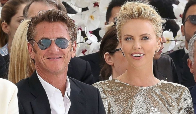 Sursa foto: abcnews.go.com  După doi ani de iubire, frumoasa Charlize Theron și colericul Sean Penn s-au despărțit, în 2015, la fel de discret cum a și început relația