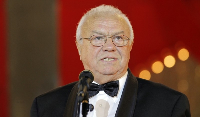 Sursa foto: telefon-artisti.ro/ Alexandru Arșinel va primi sâmbătă, 30 mai, o stea pe Aleea Celebrităților, pentru întreaga activitate în domeniul teatrului şi filmului