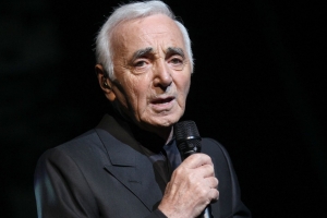 Celebrul artist francez Charles Aznavour va concerta, în premieră, la București!