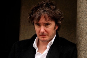 Dylan Moran, comediantul care a cucerit întreg mapamodul, vine în Capitală!