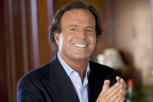 El Mundo scrie că Julio Iglesias și-ar fi anulat concertul din România