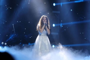 LAURA BRETAN A PIERDUT EUROVISIONUL, DAR VA CÂNTA PE SCENĂ CU PLACIDO DOMINGO JR.