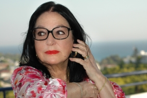 Nana Mouskouri concertează în România