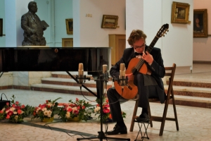 Recital extraordinar de chitară clasică, la Muzeul de Artă