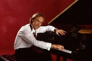 Celebrul pianist Richard Clayderman va concerta la București!