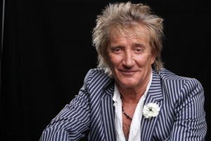 Cântărețul Rod Stewart este, mai nou, și... poet